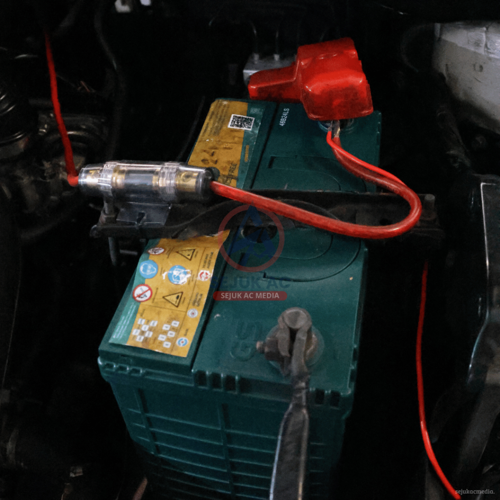 Indikator Aki Menyala