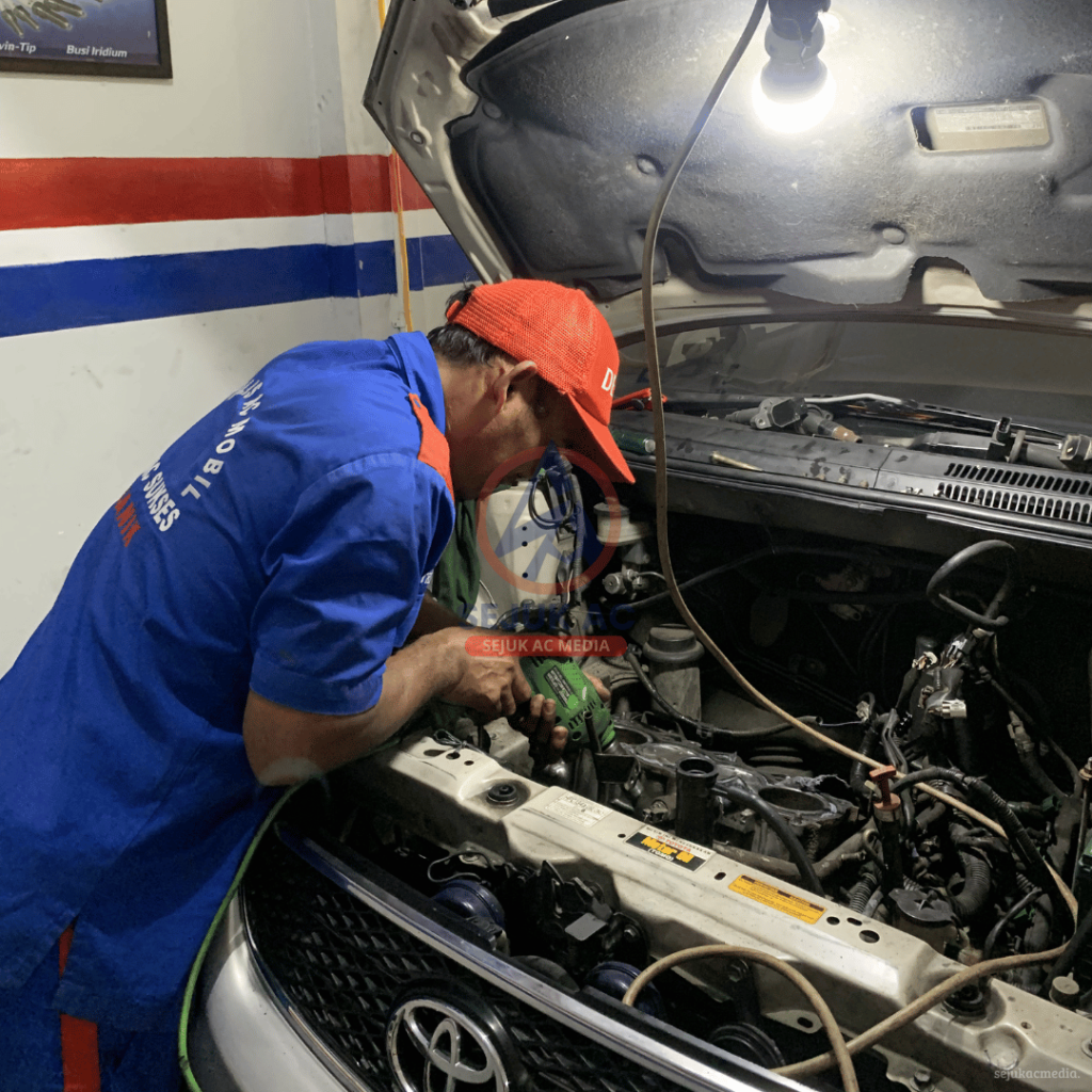 Mesin Mobil Rembes Bagian Bawah