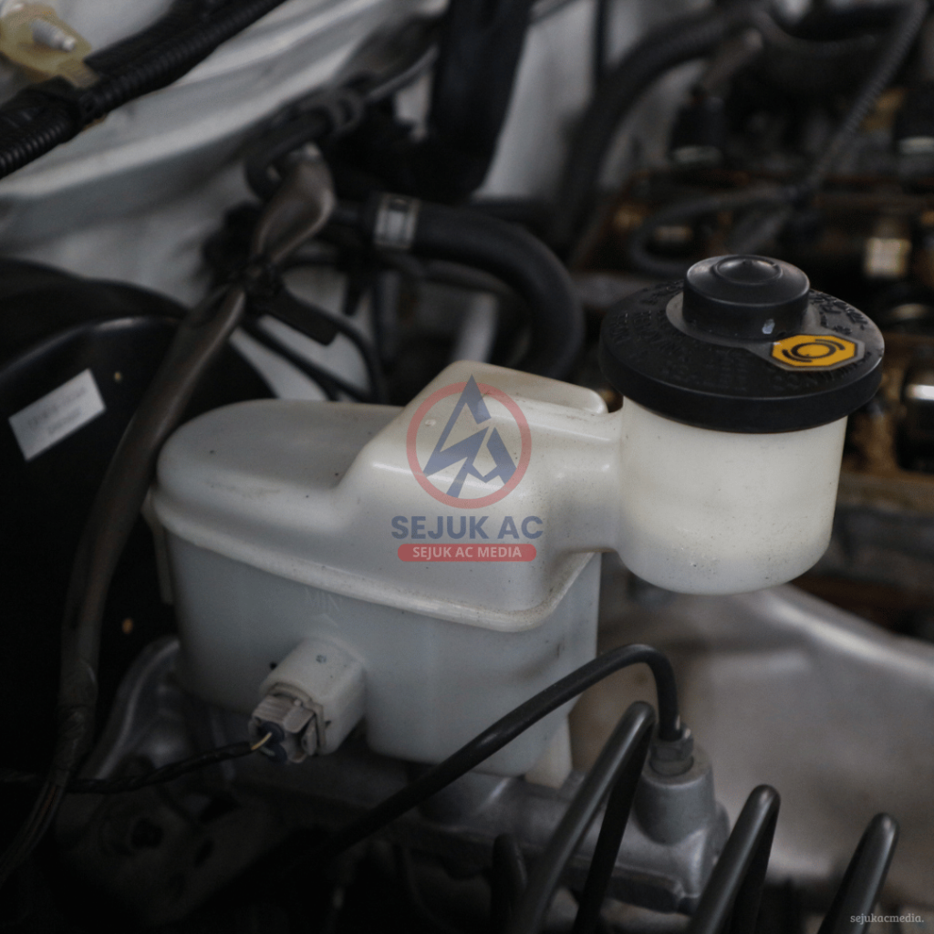 Kapan Harus Ganti Minyak Rem Mobil