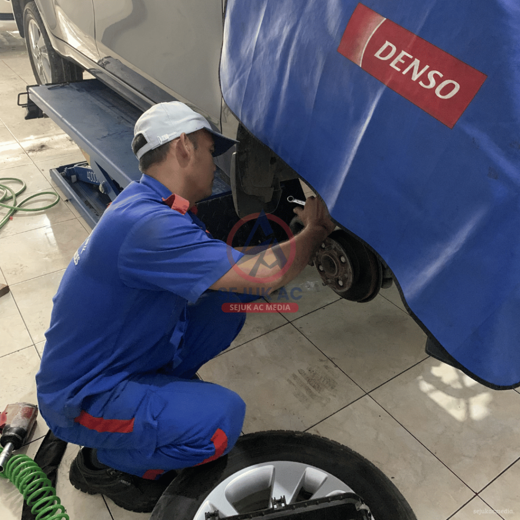 Stir Mobil Berat dan Bunyi