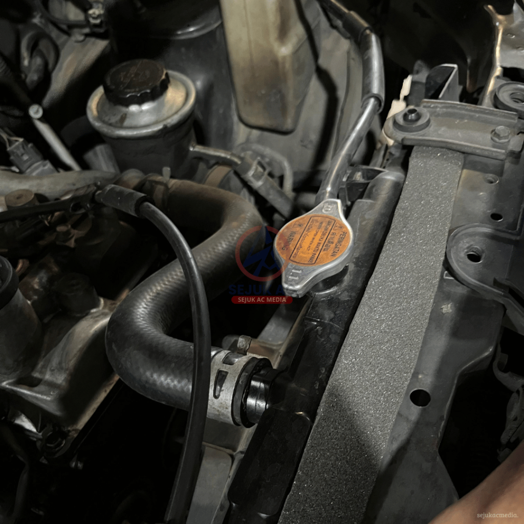 Mesin Cepat Panas Tapi Air Radiator Penuh