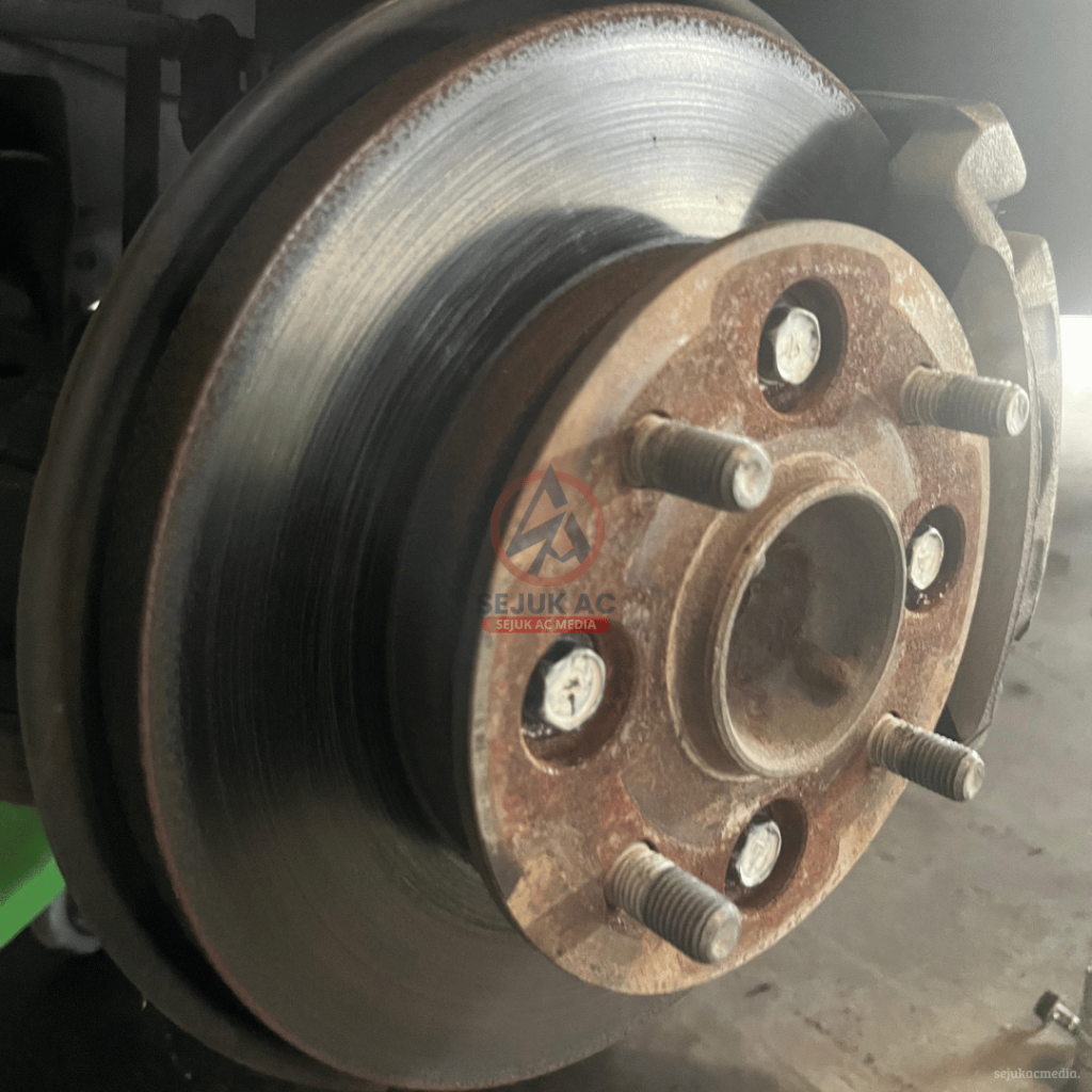 Penyebab Rem Mobil Blong