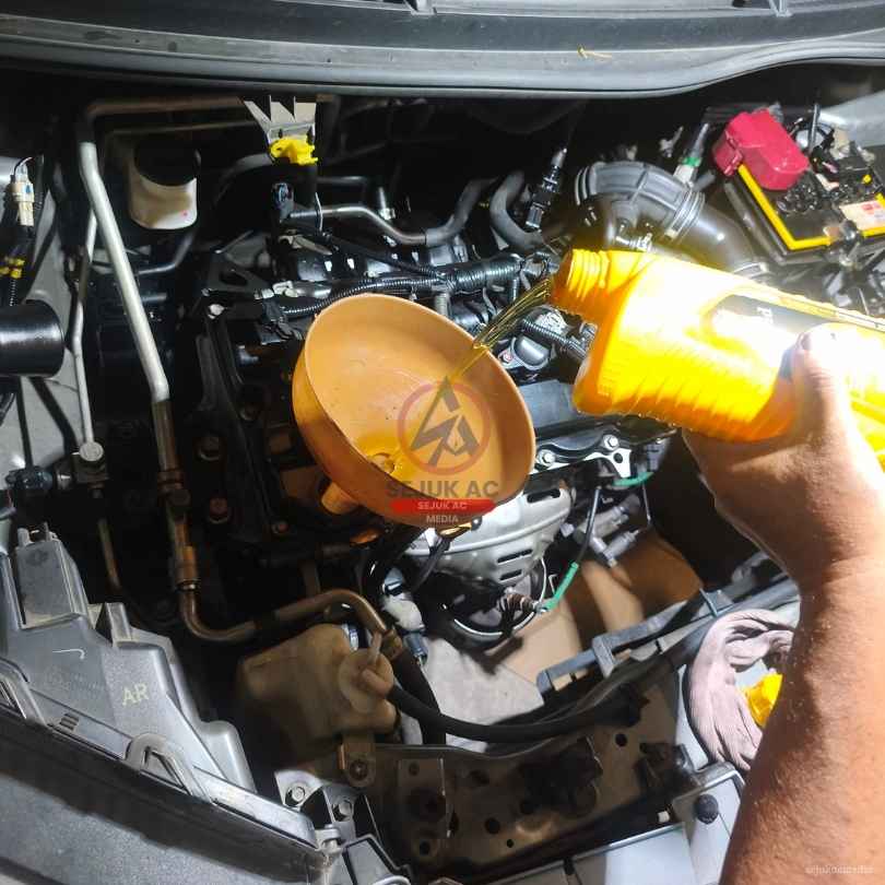 fungsi oli mobil saat servis berkala di bengkel mobil ngawi