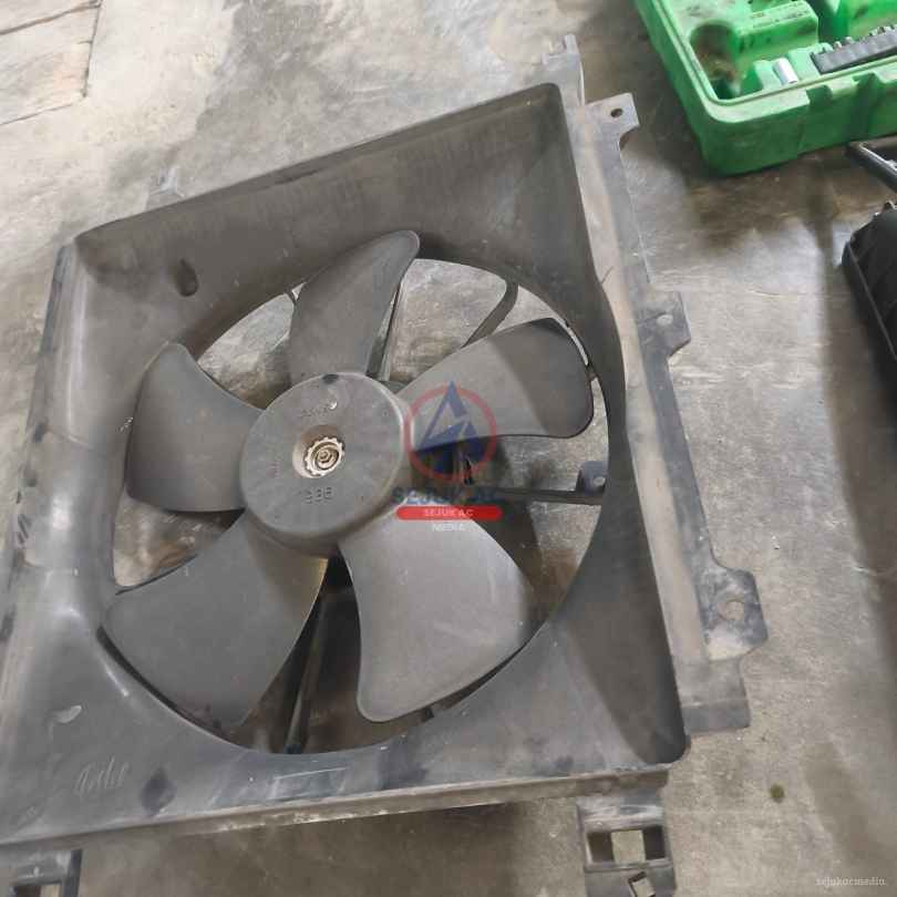 kipas radiator pendingin mesin mobil