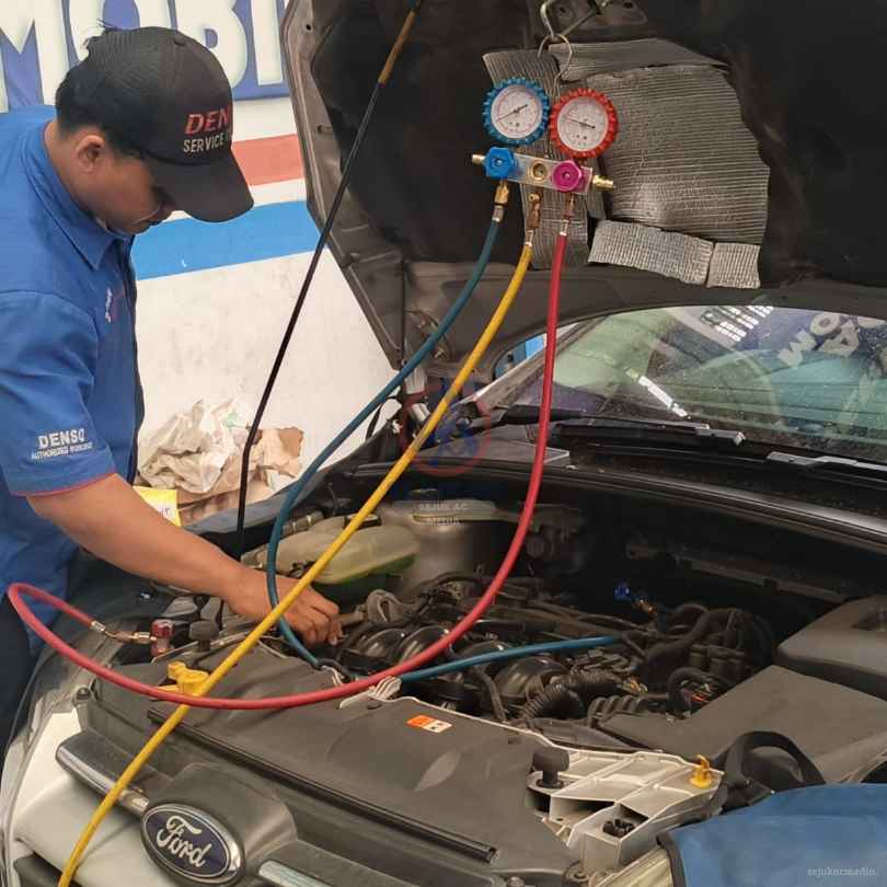 Pemeriksaan kelistrikan dan komponen kipas radiator mobil nyala terus di bengkel mobil Sejuk Ngawi