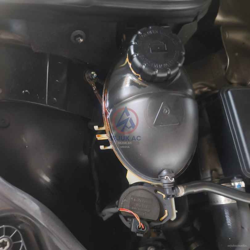 sistem pendingin dan penyebab air radiator mobil mendidih di bengkel mobil Ngawi Sejuk AC